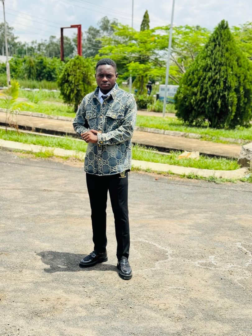 Emmanuel Daniel  MKAY  100l